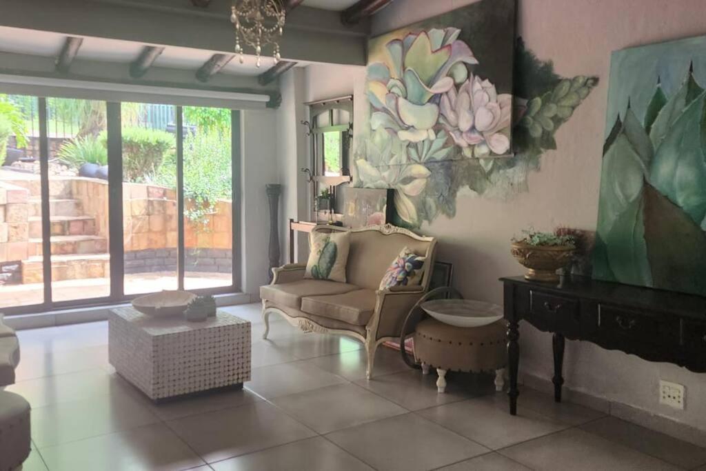 Expansive 5-bedroom House Holiday home *