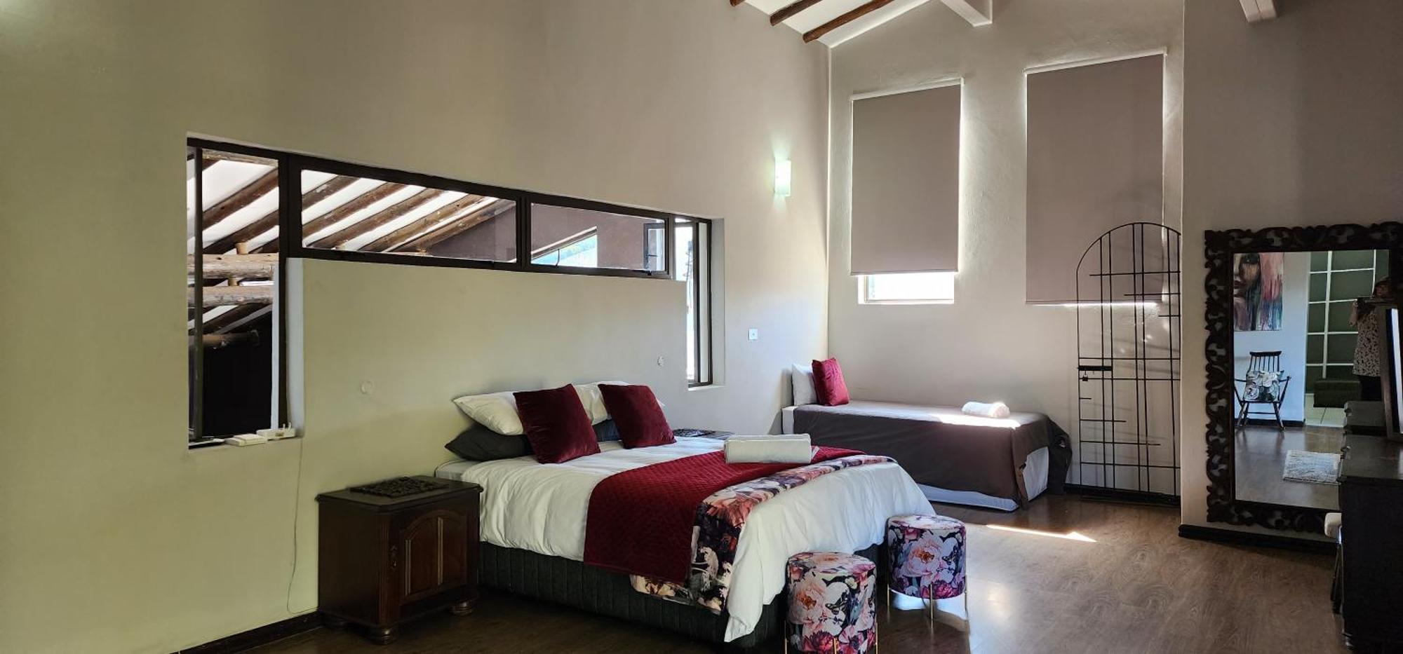 Expansive 5-bedroom House * Hartbeespoort